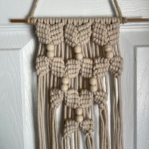 Hanging accent piece